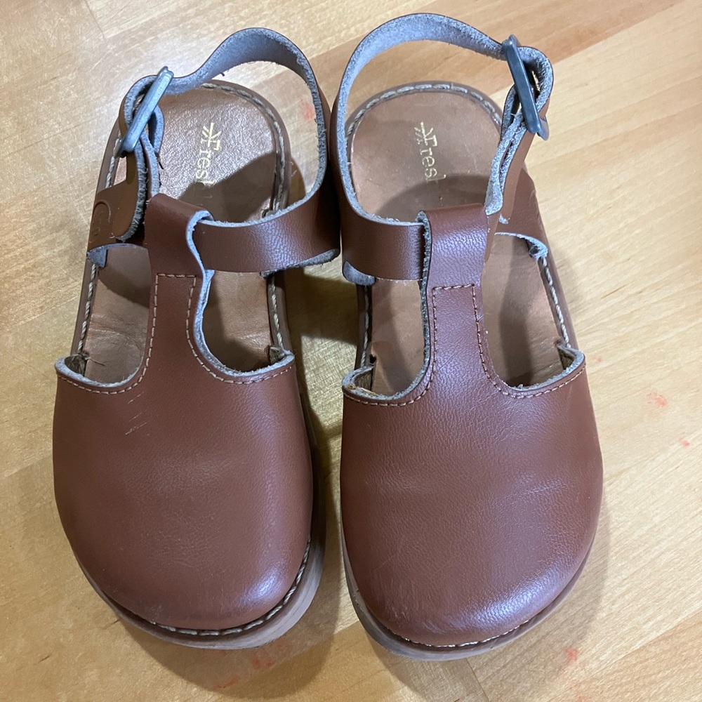 Freshly Picked Leather Maryjane’s, size toddler 7.